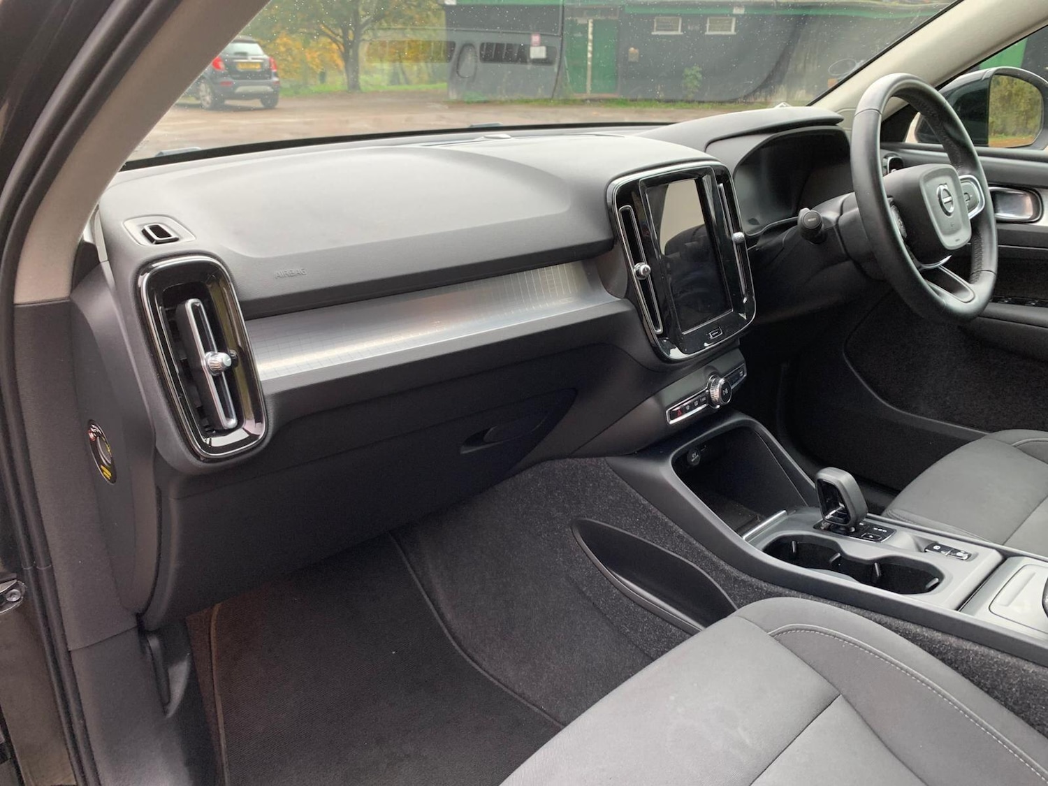 Used Volvo XC40 for sale - 76997109: Photo 14