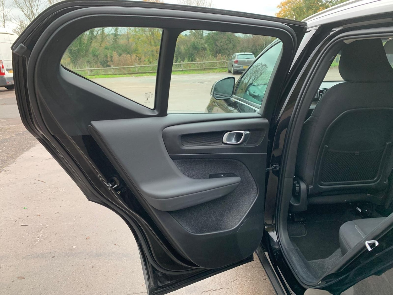 Used Volvo XC40 for sale - 76997109: Photo 24