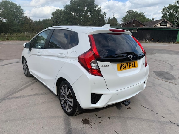 Used Honda Jazz 2017 for sale - 76071950: Photo 3
