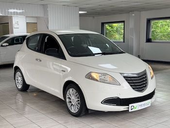 Used Chrysler Ypsilon 2013 for sale - 79010770: Photo