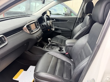 Used Kia Sorento 2017 for sale - 79475038: Photo