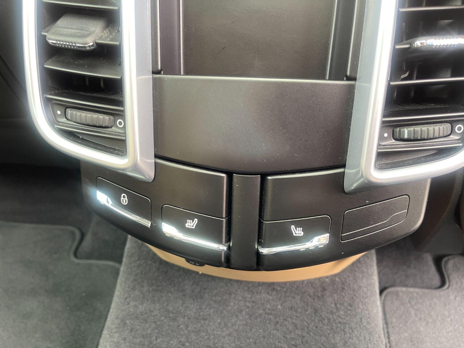 Used Porsche Cayenne 2016 for sale - 76218818: Photo 26