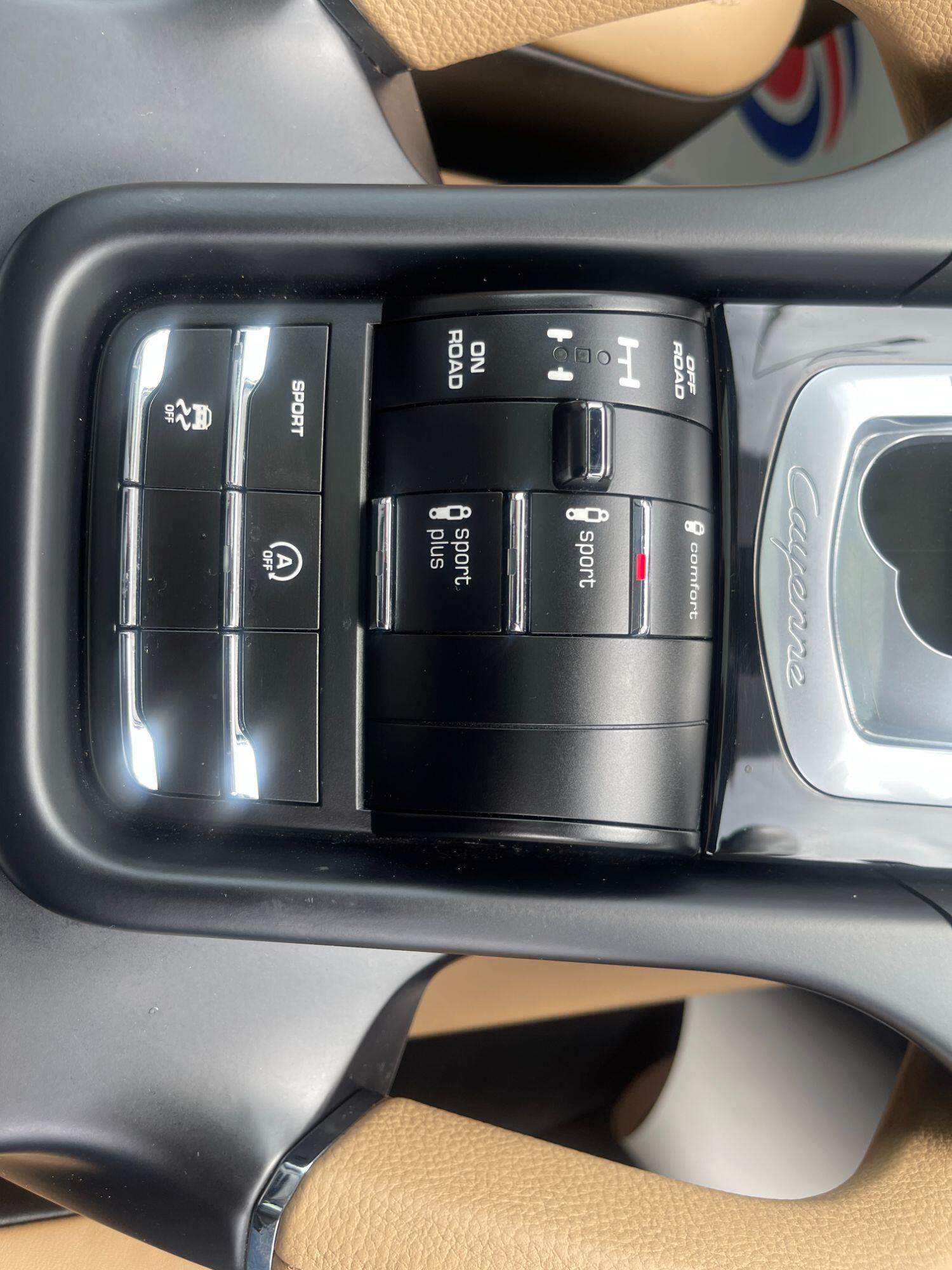Used Porsche Cayenne 2016 for sale - 76218818: Photo 35