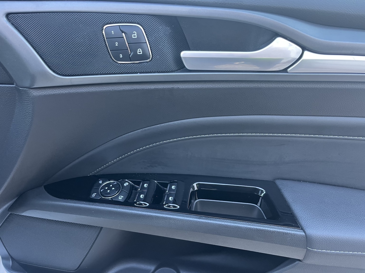 Used Ford Mondeo 2018 for sale - 76687107: Photo 16