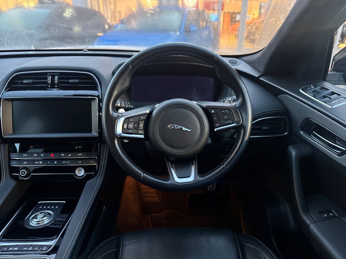 Used Jaguar F-Pace 2019 for sale - 76736051: Photo 16
