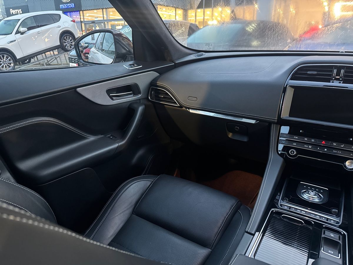 Used Jaguar F-Pace 2019 for sale - 76736051: Photo 32
