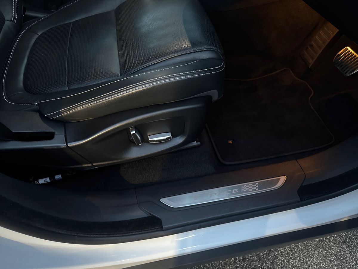 Used Jaguar F-Pace 2019 for sale - 76736051: Photo 33