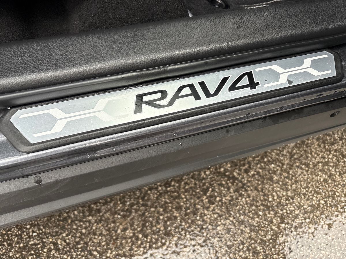 Used Toyota RAV4 2020 for sale - 76330658: Photo 28