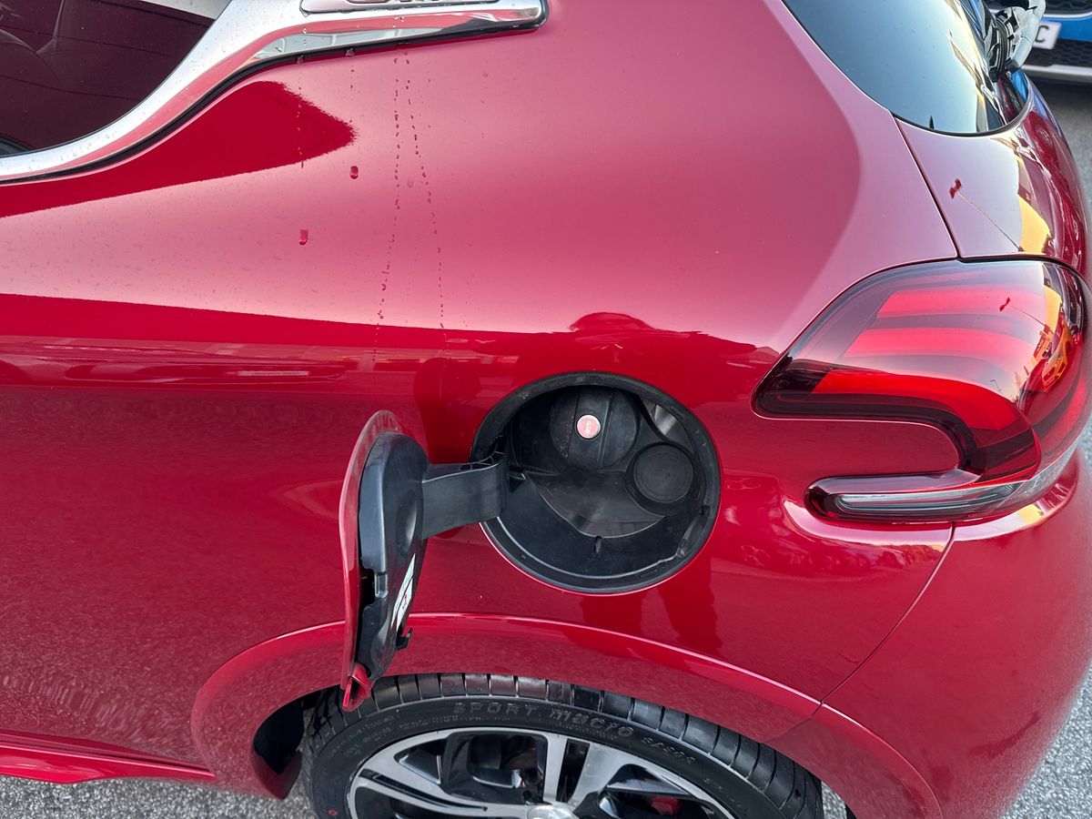 Used Peugeot 208 2017 for sale - 76736020: Photo 26