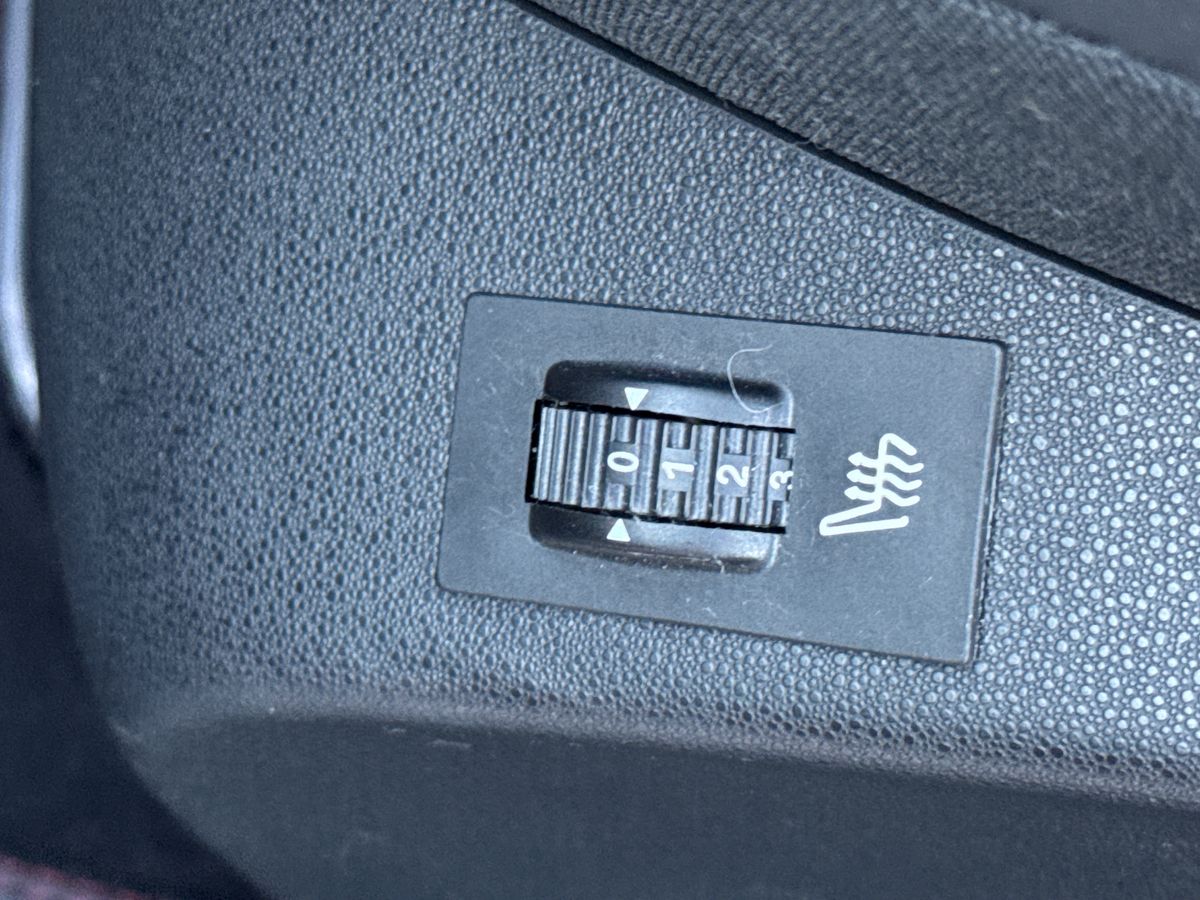 Used Peugeot 208 2017 for sale - 76736020: Photo 28