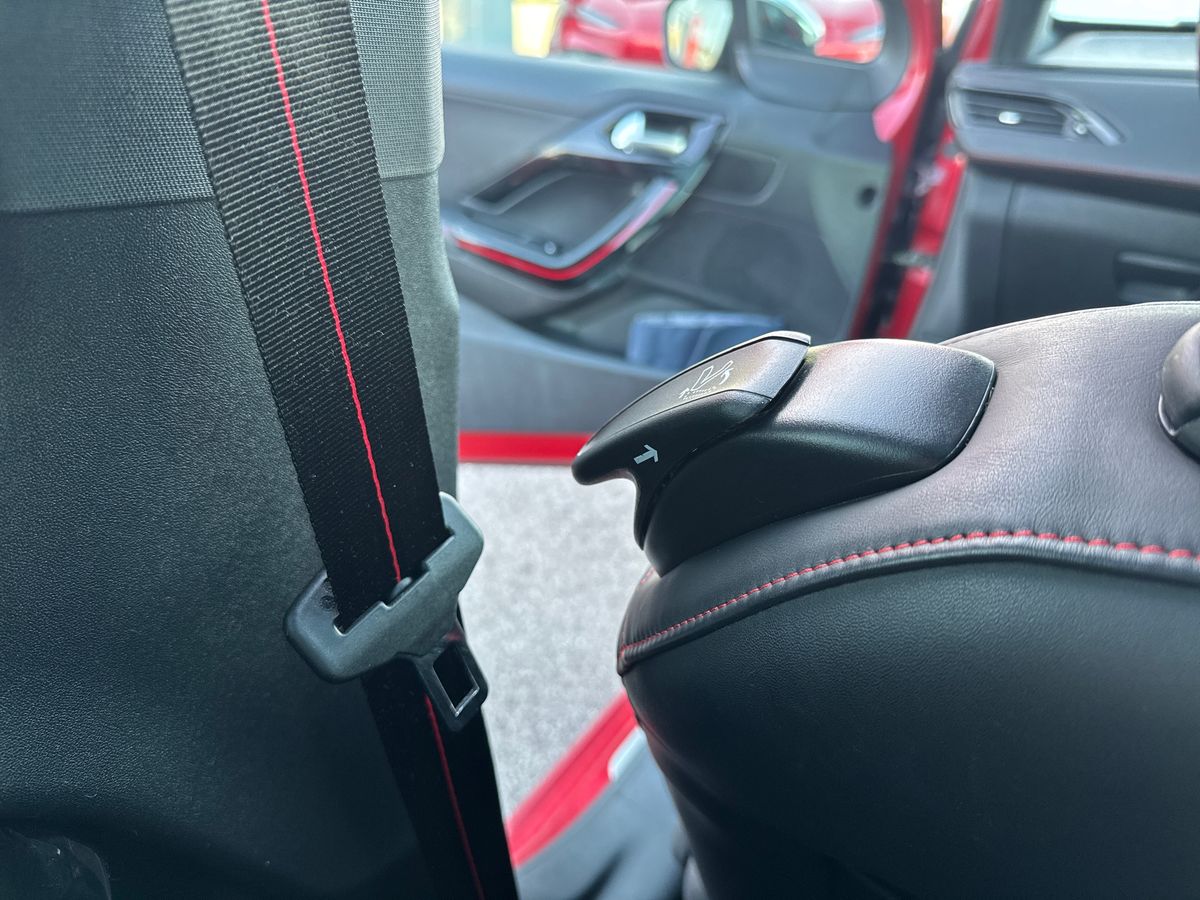 Used Peugeot 208 2017 for sale - 76736020: Photo 29