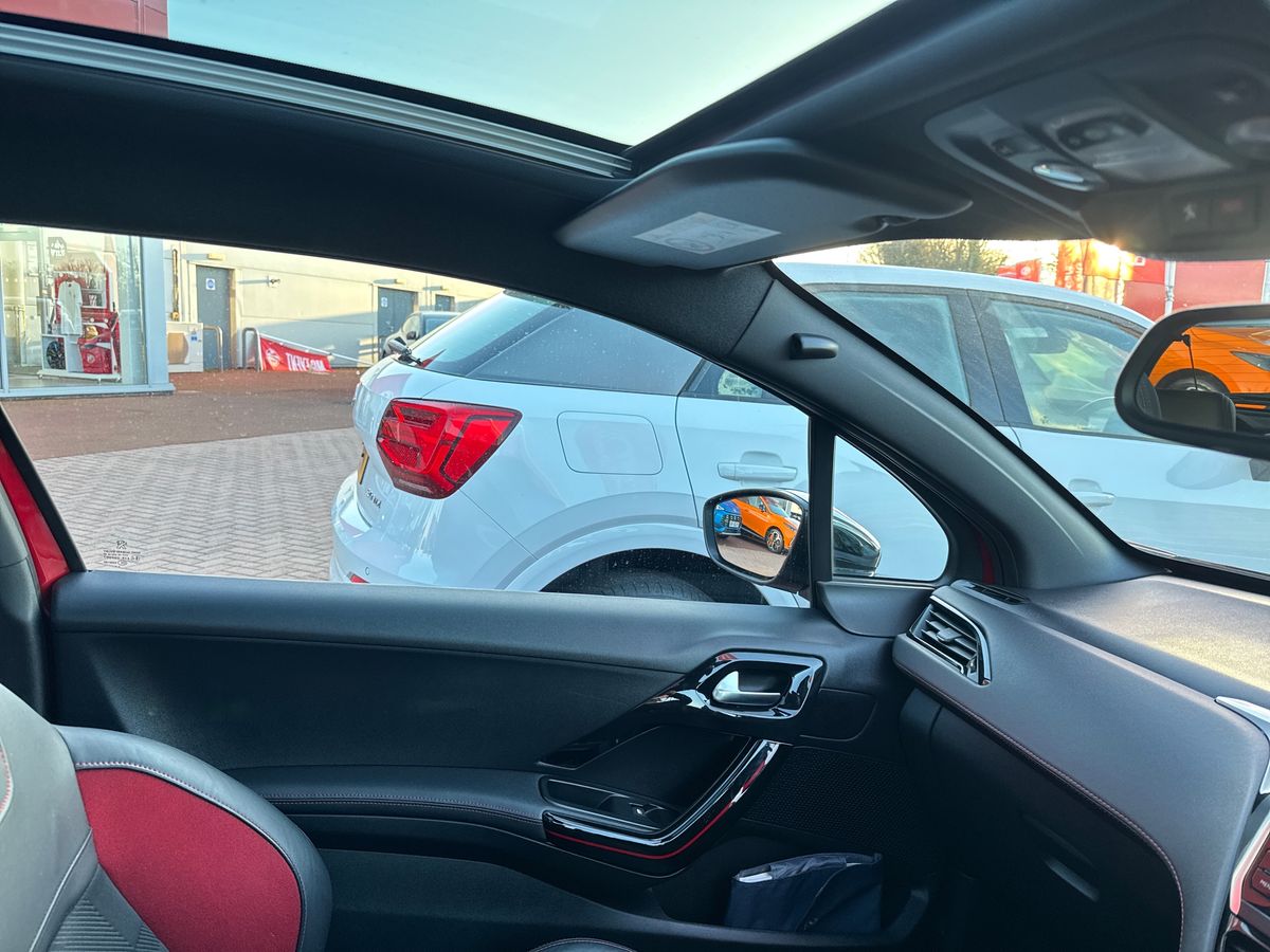 Used Peugeot 208 2017 for sale - 76736020: Photo 35