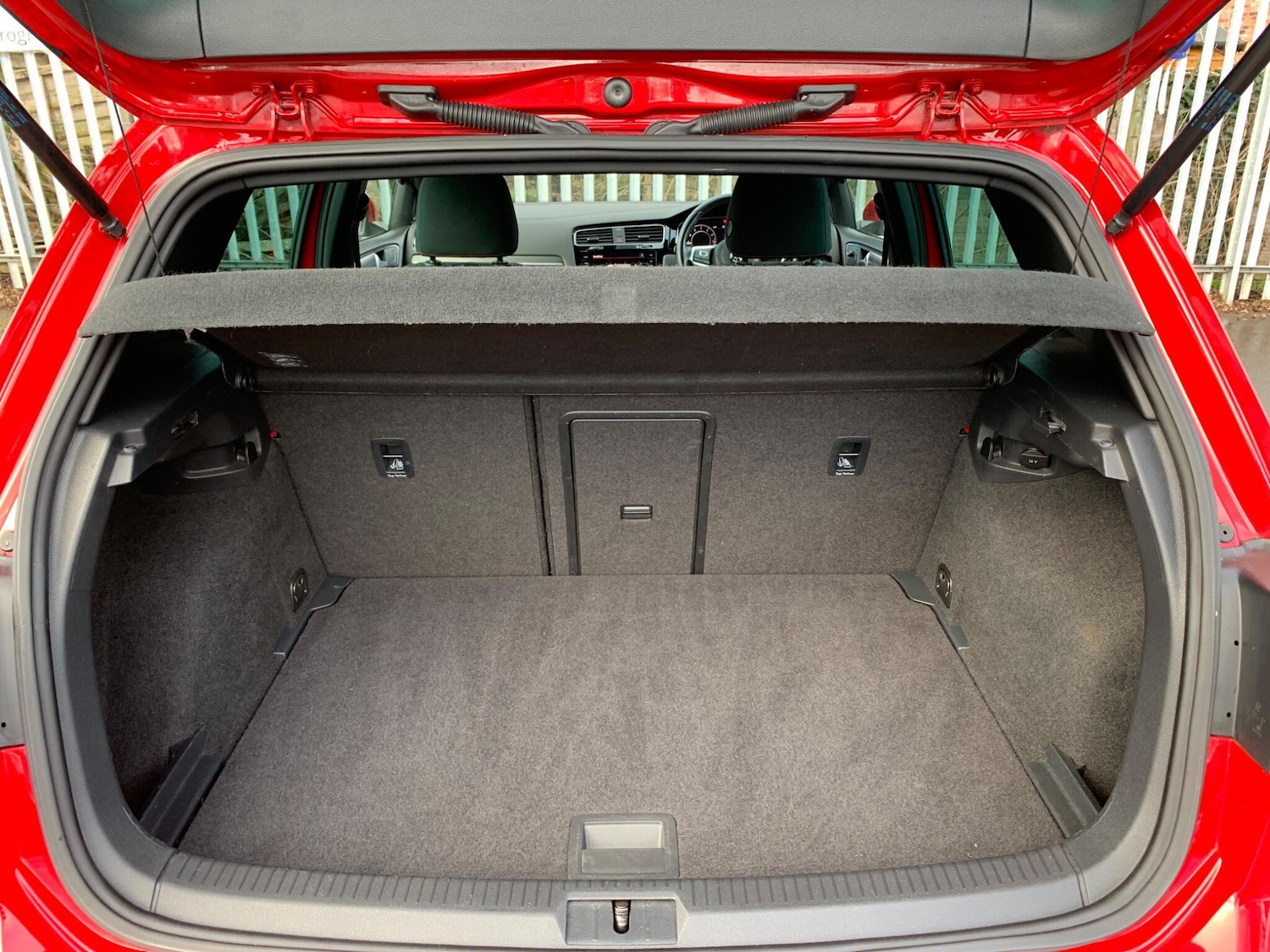 Used Volkswagen Golf 2017 for sale - 77238077: Photo 19