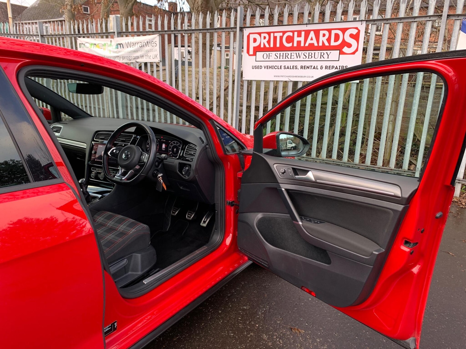 Used Volkswagen Golf 2017 for sale - 77238077: Photo 21