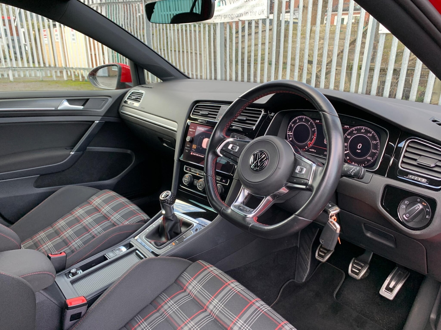 Used Volkswagen Golf 2017 for sale - 77238077: Photo 23