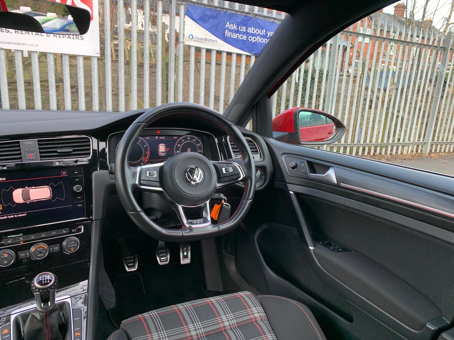 Used Volkswagen Golf 2017 for sale - 77238077: Photo 28