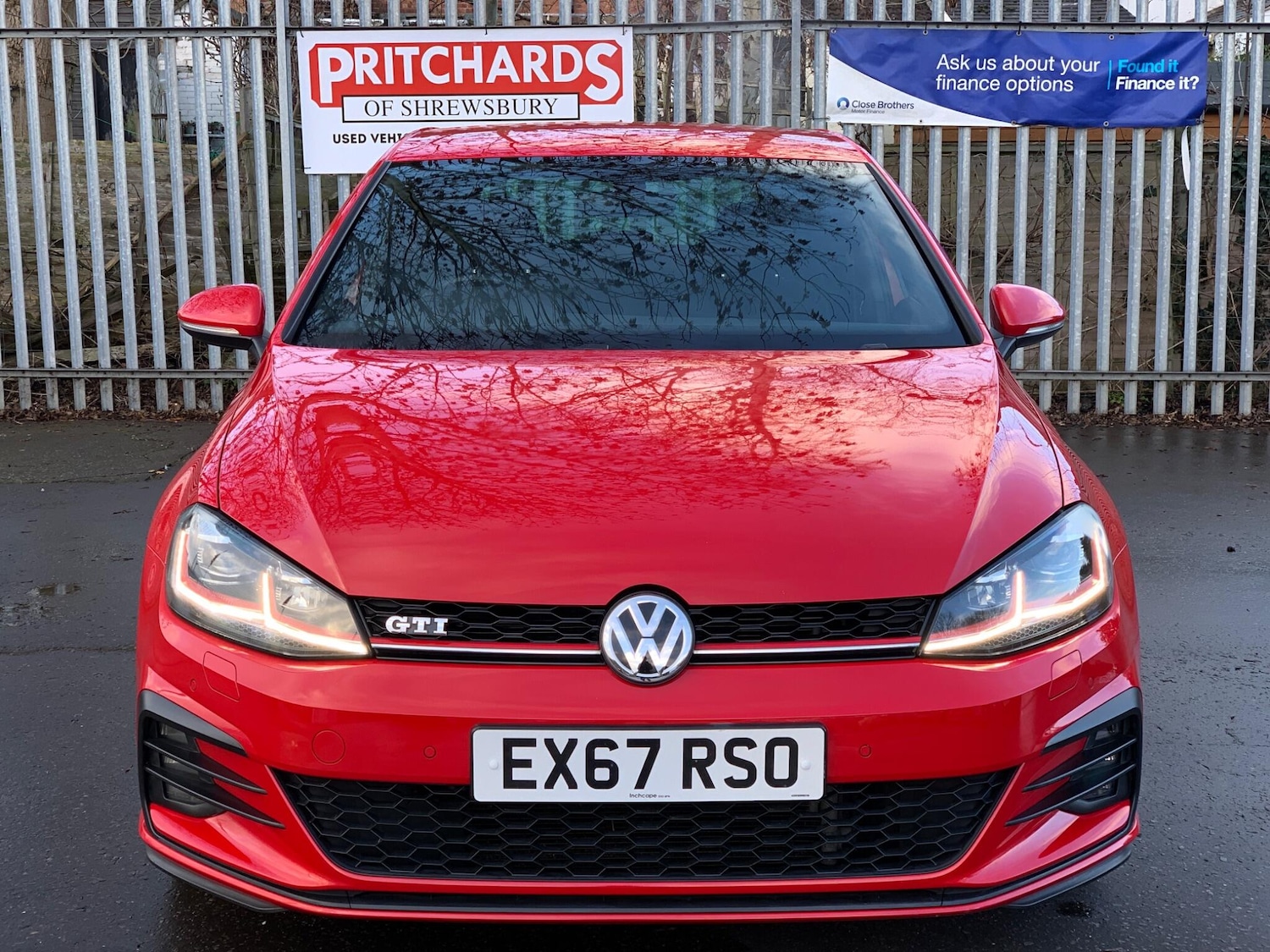 Used Volkswagen Golf 2017 for sale - 77238077: Photo 3