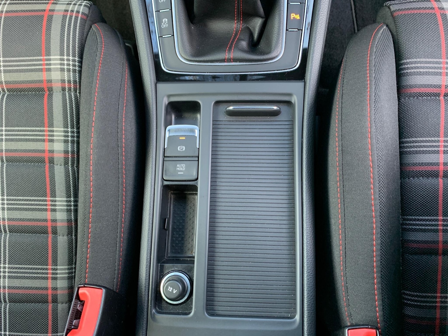 Used Volkswagen Golf 2017 for sale - 77238077: Photo 32