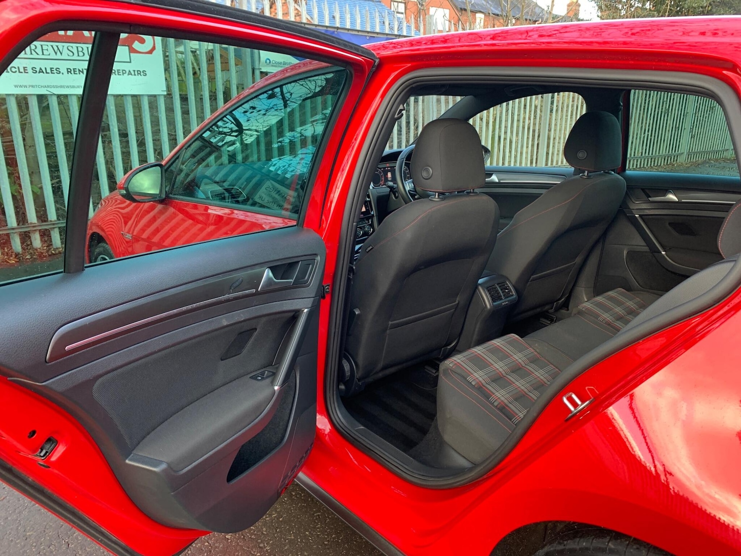 Used Volkswagen Golf 2017 for sale - 77238077: Photo 43