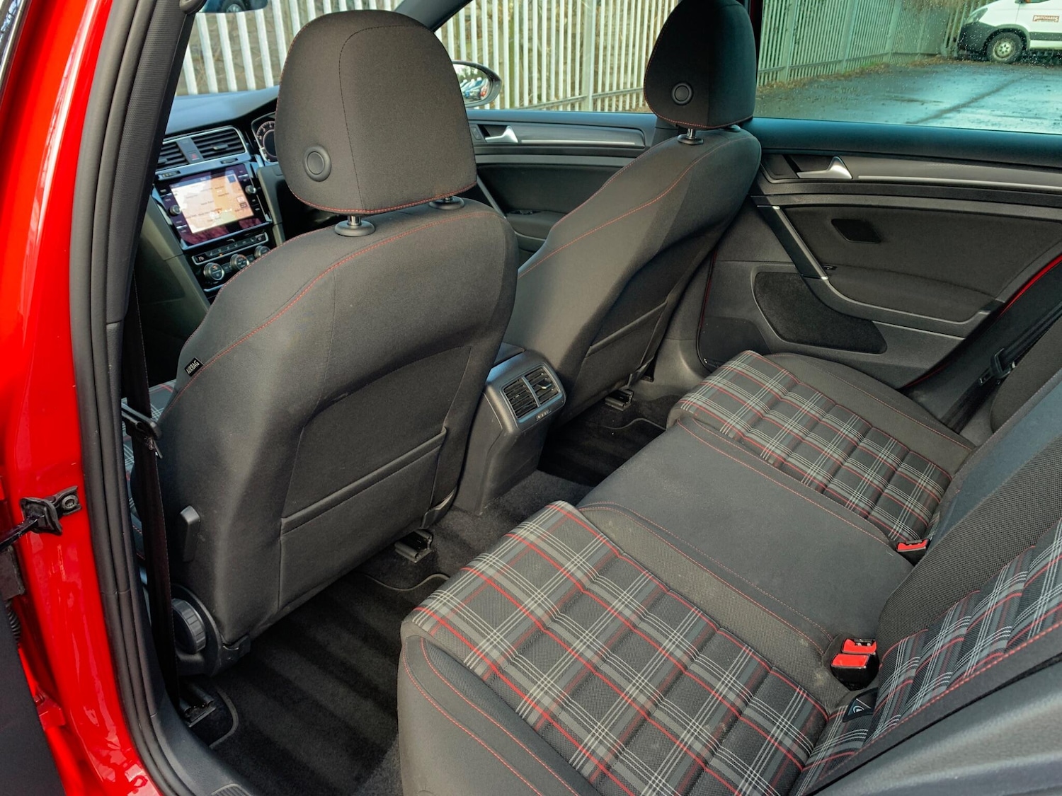 Used Volkswagen Golf 2017 for sale - 77238077: Photo 44