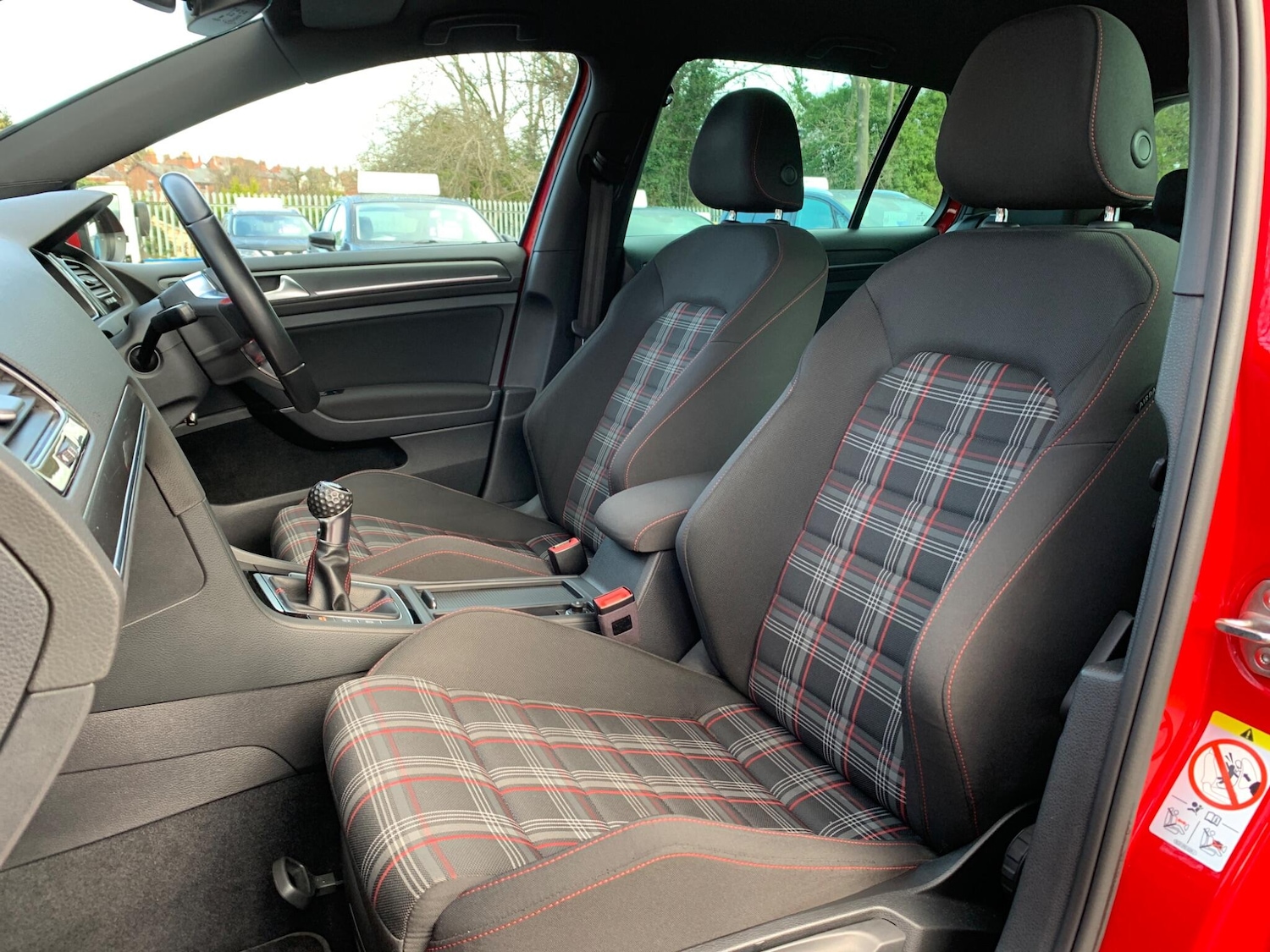 Used Volkswagen Golf 2017 for sale - 77238077: Photo 47