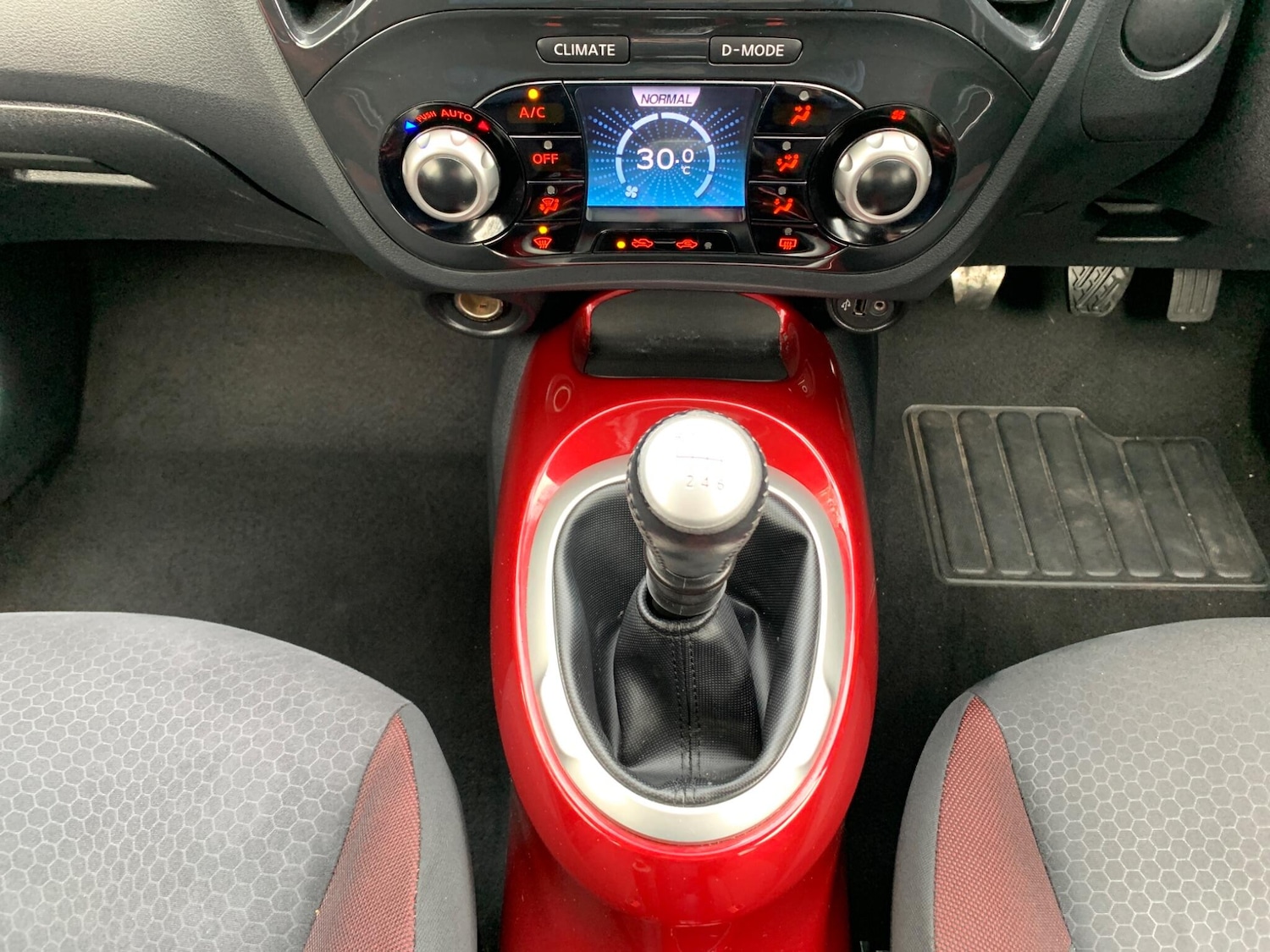 Used Nissan Juke 2012 for sale - 76457923: Photo 49