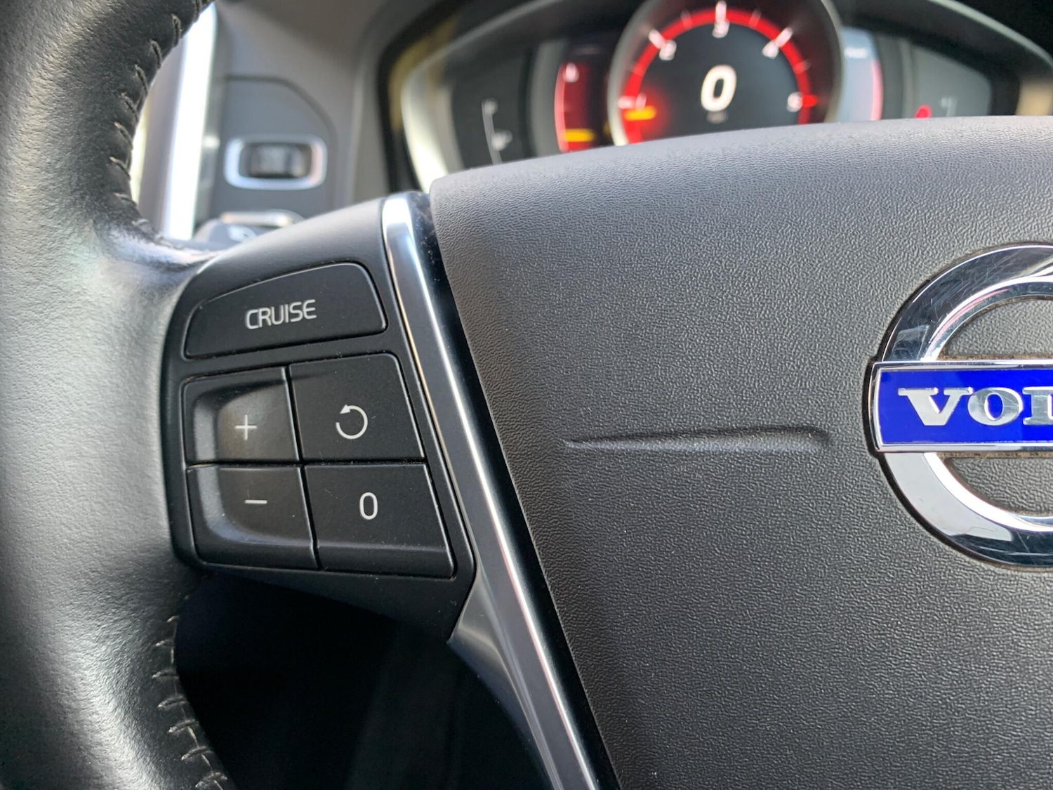 Used Volvo XC60 2016 for sale - 76613175: Photo 44