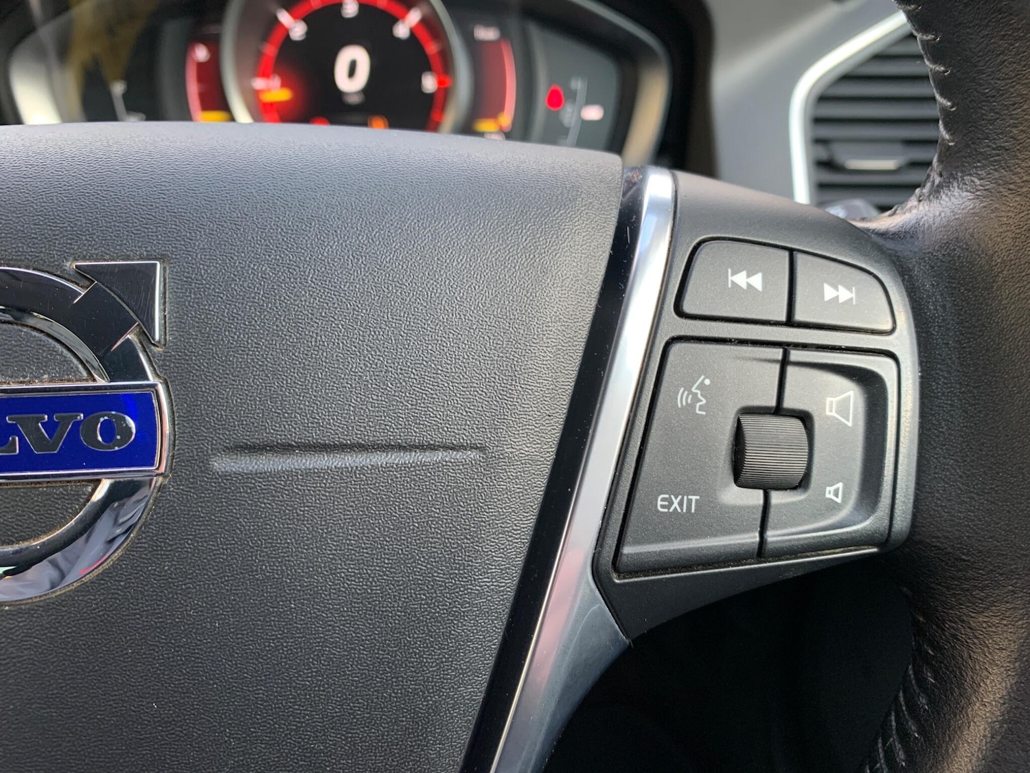 Used Volvo XC60 2016 for sale - 76613175: Photo 45