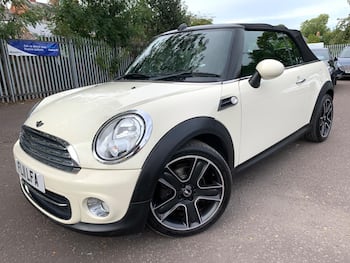 Used MINI Convertible 2011 for sale - 79781103: Photo