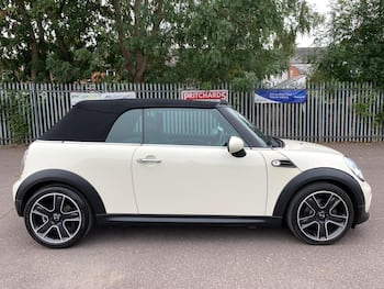 Used MINI Convertible 2011 for sale - 79781103: Photo