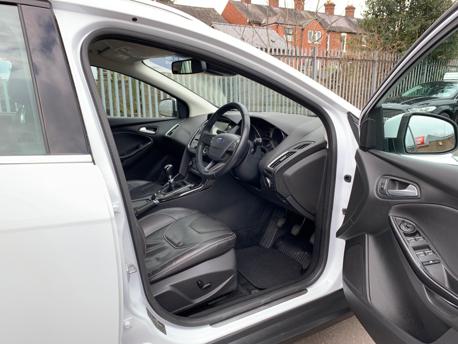 Used Ford Focus for sale - 77909126: Photo 30