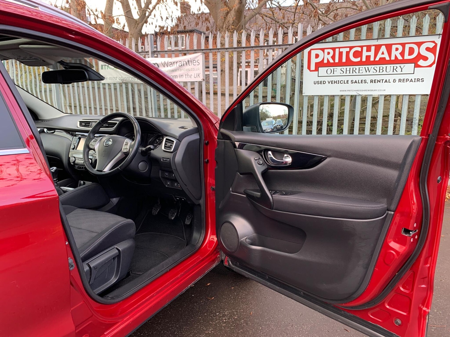 Used Nissan Qashqai 2015 for sale - 76667076: Photo 26