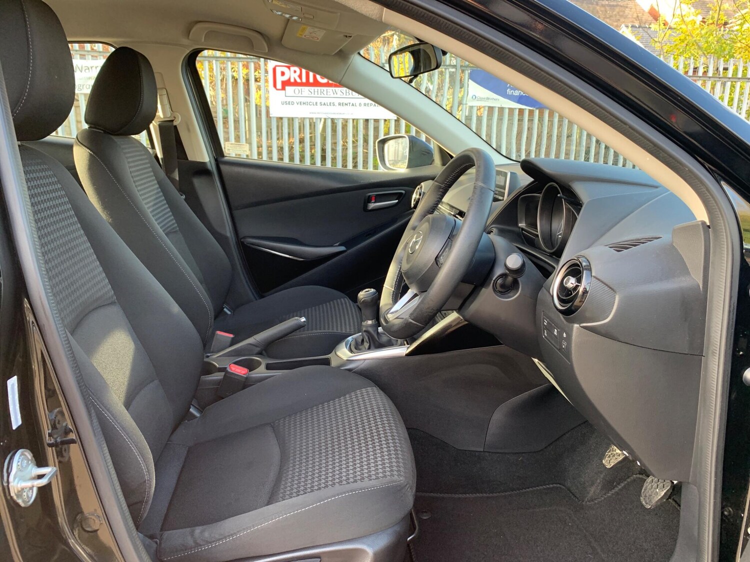 Used Mazda Mazda2 2018 for sale - 76824660: Photo 33