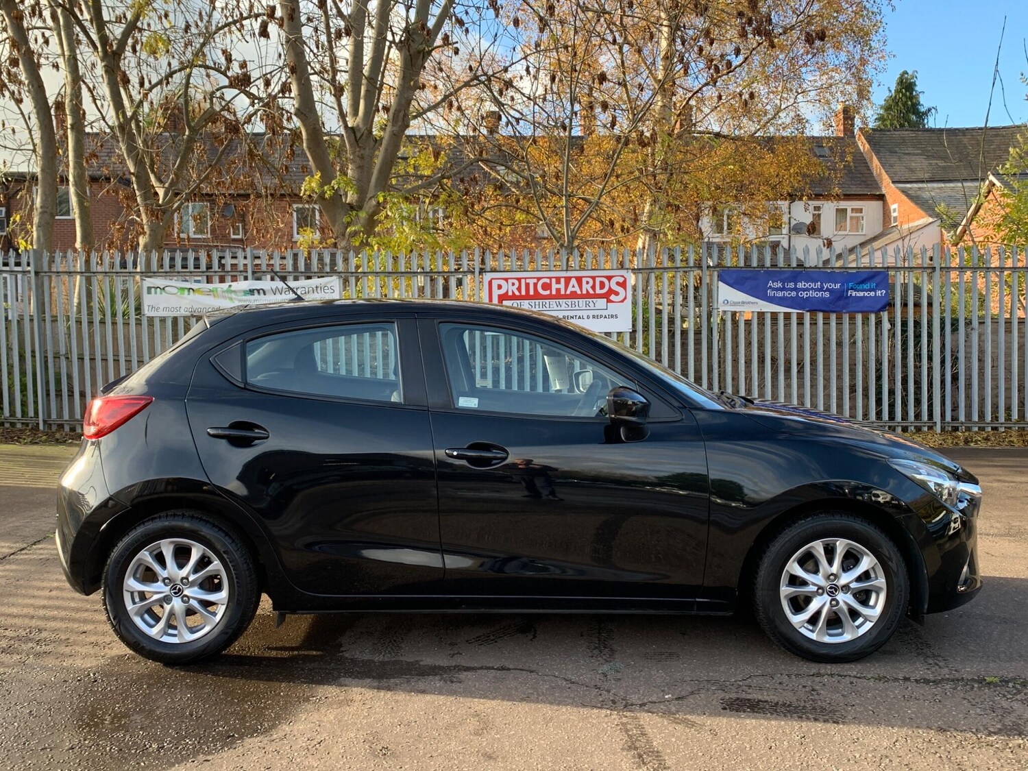 Used Mazda Mazda2 2018 for sale - 76824660: Photo 4