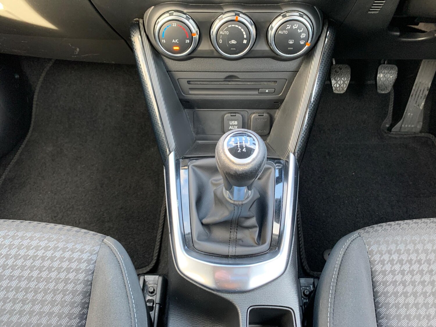 Used Mazda Mazda2 2018 for sale - 76824660: Photo 42