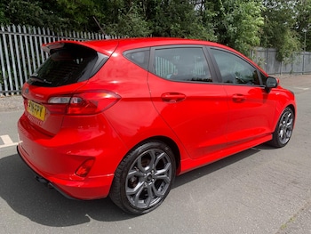 Used Ford Fiesta 2018 for sale - 76499902: Photo