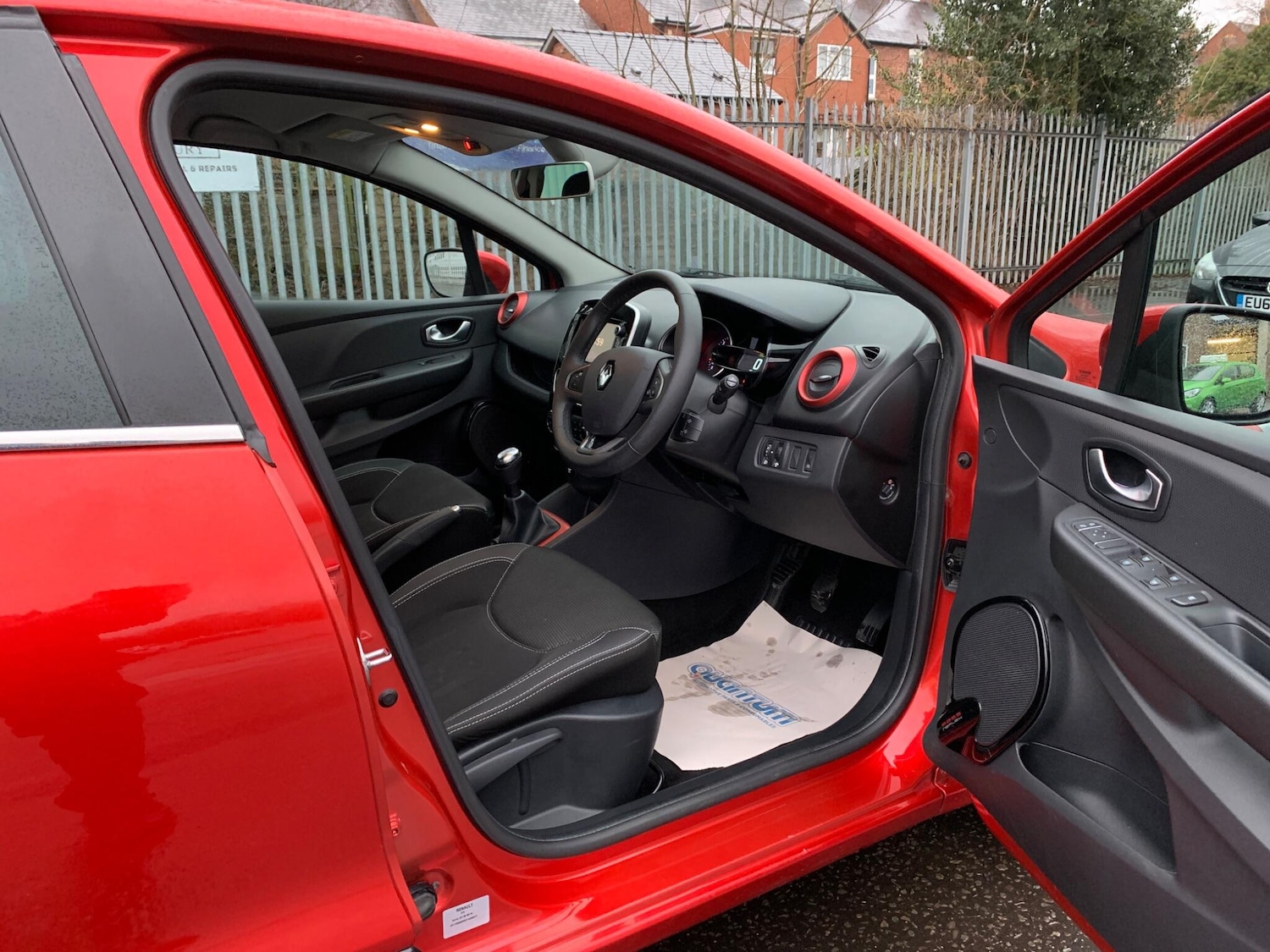 Used Renault Clio for sale - 77278852: Photo 32