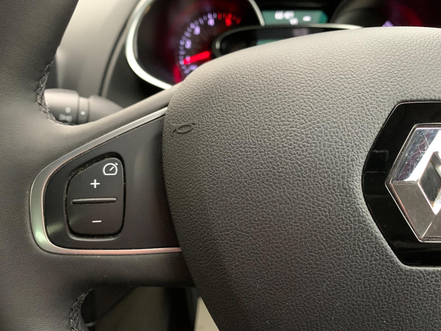 Used Renault Clio for sale - 77278852: Photo 41