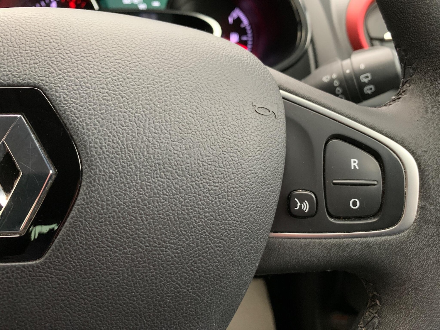 Used Renault Clio for sale - 77278852: Photo 42