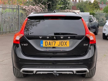 Used Volvo V60 2017 for sale - 78471467: Photo
