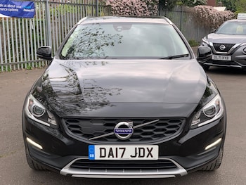 Used Volvo V60 2017 for sale - 78471467: Photo