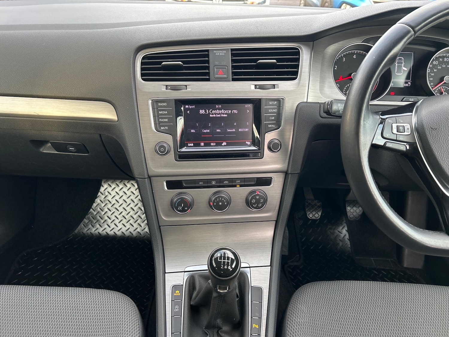 Used Volkswagen Golf 2015 for sale - 76936252: Photo 41