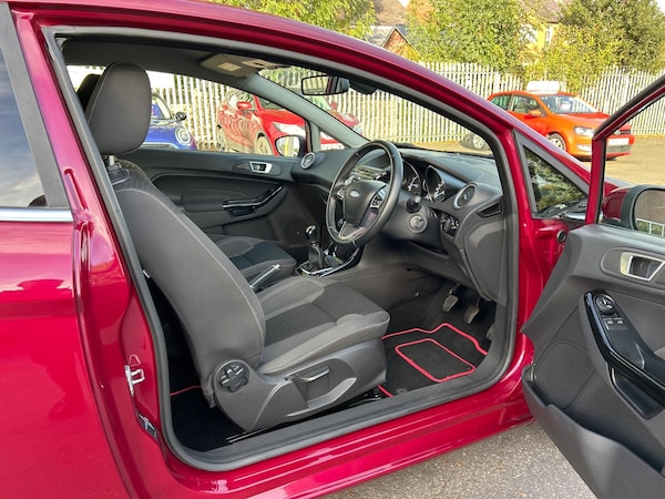 Used Ford Fiesta 2014 for sale - 76200968: Photo 31