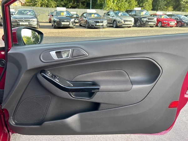 Used Ford Fiesta 2014 for sale - 76200968: Photo 32