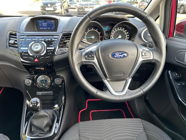 Used Ford Fiesta 2014 for sale - 76200968: Photo 34