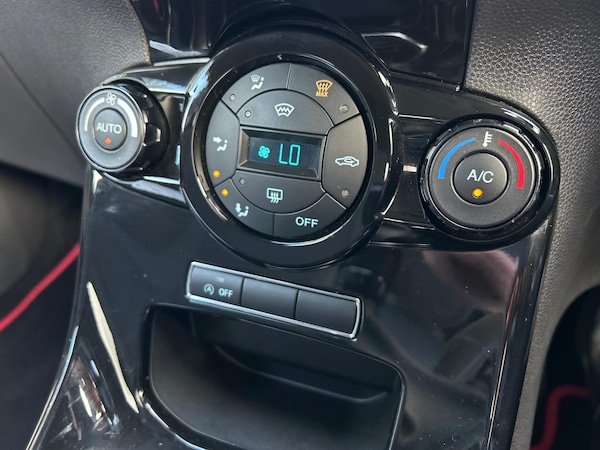 Used Ford Fiesta 2014 for sale - 76200968: Photo 40