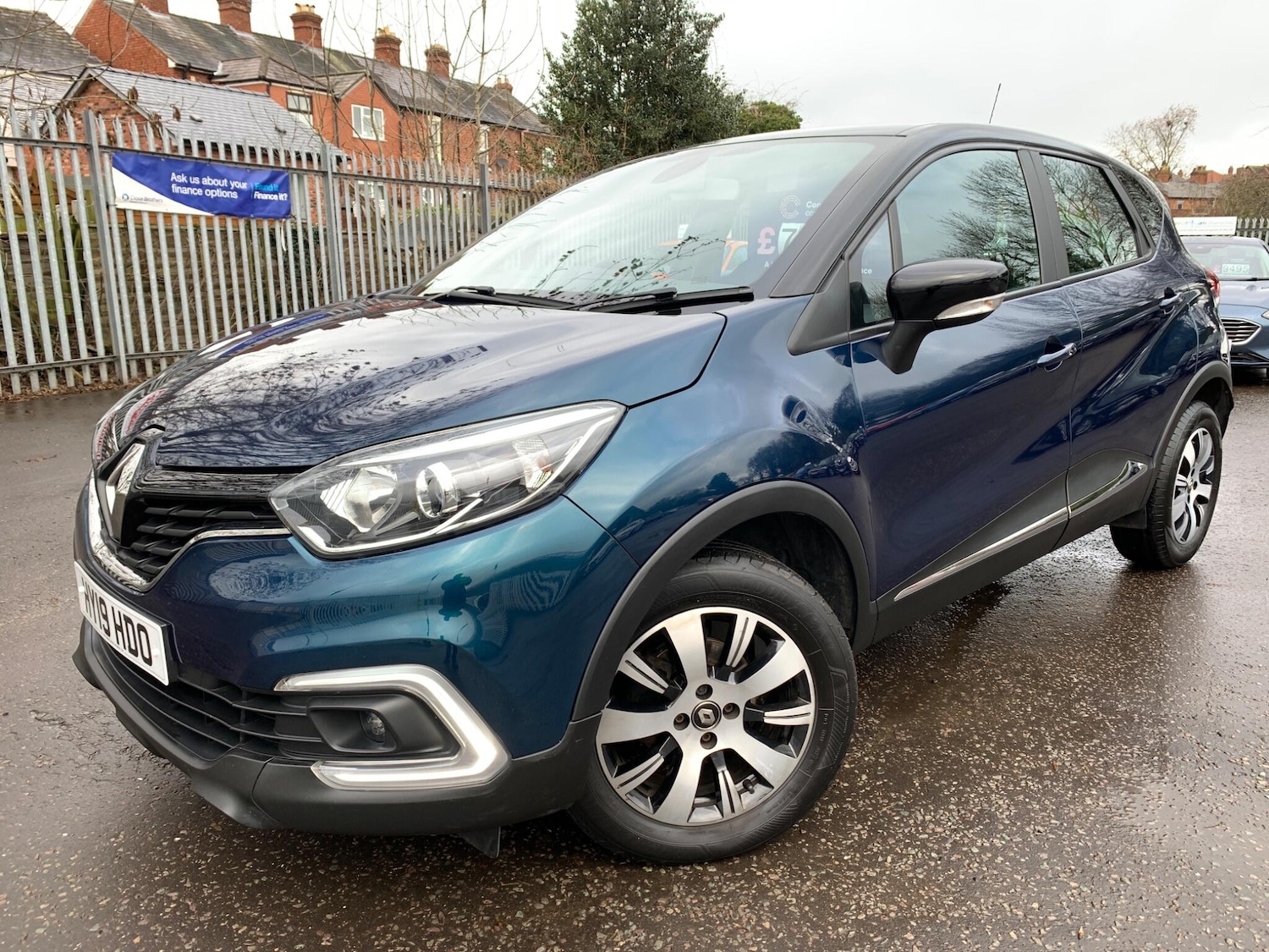 Used Renault Captur 2019 for sale - 77497024: Photo 2