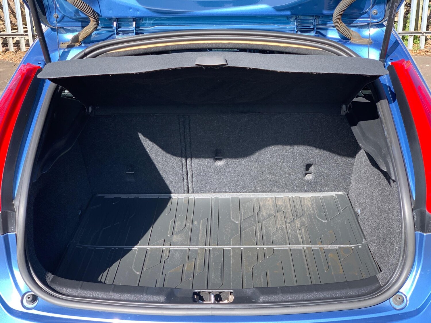 Used Volvo V40 for sale - 78214429: Photo 25