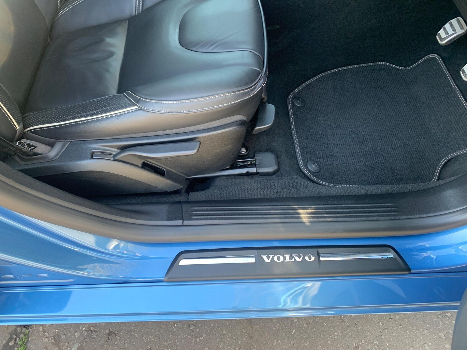 Used Volvo V40 for sale - 78214429: Photo 28