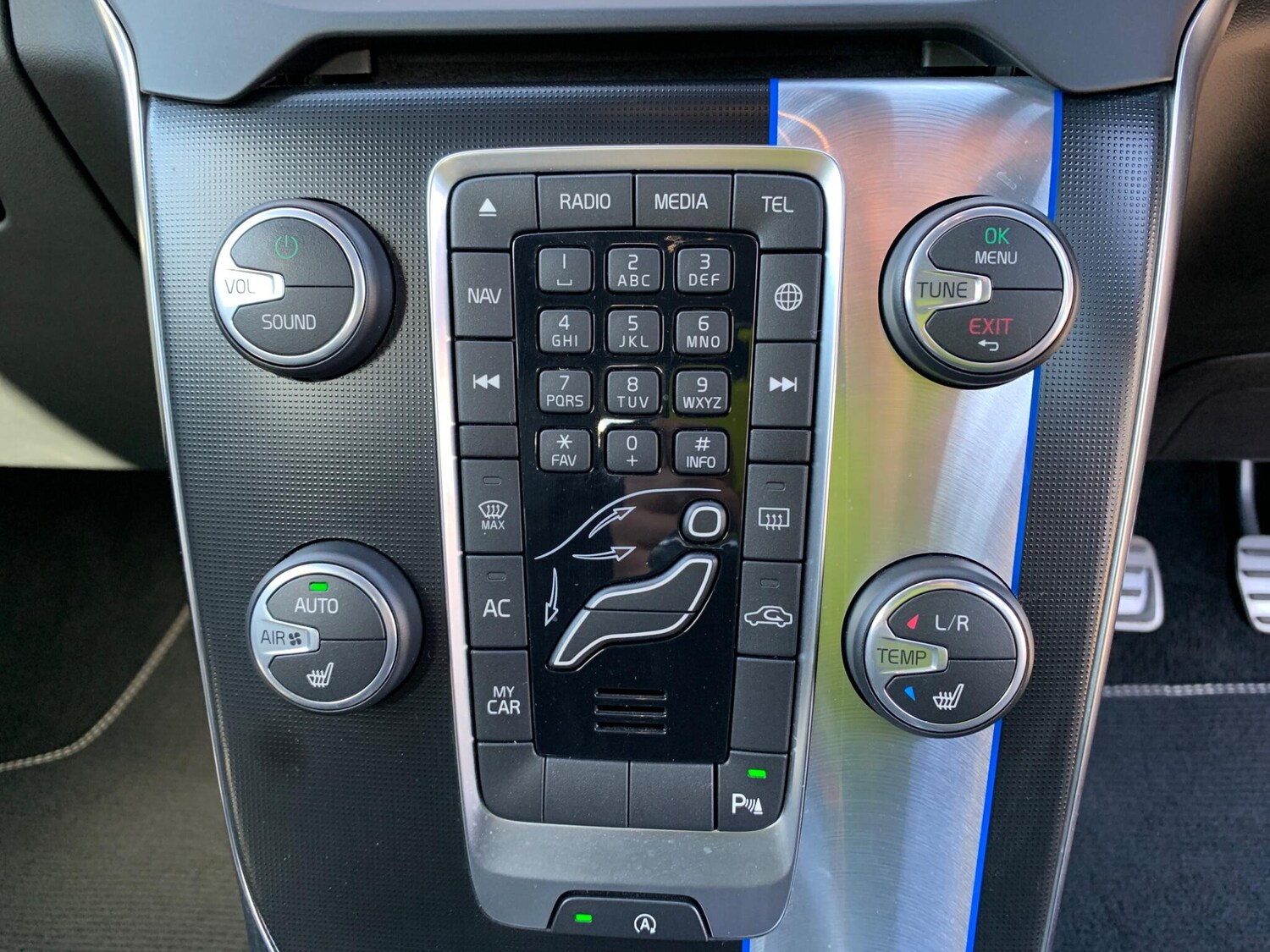 Used Volvo V40 for sale - 78214429: Photo 37